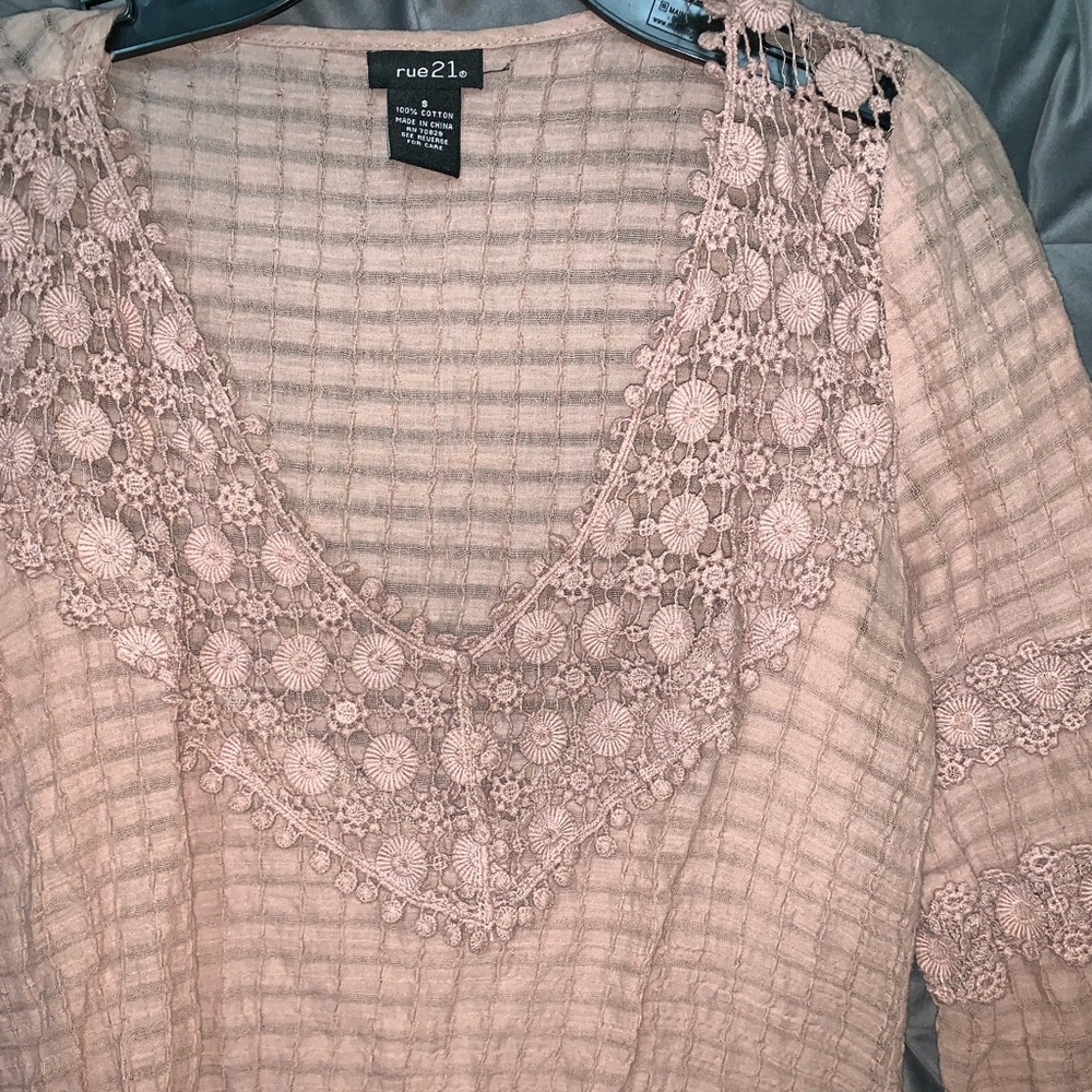 Blouse - Picture 2 of 3